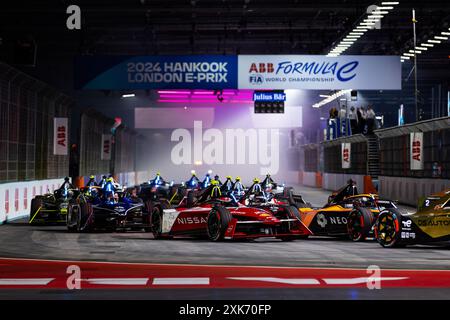 Londra, Royaume University. 21 luglio 2024. 22 ROWLAND Oliver (gbr), Nissan Formula e Team, Nissan e-4ORCE 04, azione, partenza gara durante l'ePrix di Londra 2024 di Hankook, decimo incontro del Campionato Mondiale ABB FIA Formula e 2023-24, sull'Excel London dal 18 al 21 giugno 2024 a Londra, Regno Unito - foto Javier Jimenez/DPPI credito: media DPPI/Alamy Live News Foto Stock