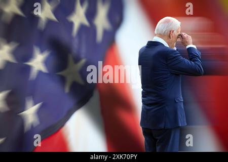 FOTOMONTAGE: Joe BIDEN verkuendet Verzicht auf Praesidentschaftskandidatur ARCHIVFOTO US Praesident Joe BIDEN wendet sich ab ,Begruessung der Staatschefs. 48. G7-Gipfel 2022 auf Schloss Elmau vom 26-28.06.2022. *** PHOTO MONTAGE Joe BIDEN annuncia la rinuncia alla candidatura presidenziale FOTO D'ARCHIVIO il presidente degli Stati Uniti Joe BIDEN si allontana, accogliendo i capi di stato 48 G7 Summit 2022 allo Schloss Elmau dal 26 28 06 2022 Foto Stock