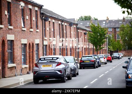 Case a schiera a Toxteth Liverpool, modernizzate Foto Stock