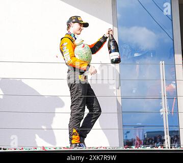 Mogyorod, Ungheria. 21 luglio 2024. Podio della gara durante il Raceday di domenica 21 luglio del Gran Premio d'Ungheria di Formula 1 2024, in programma sul circuito Hungaroring di Mogyorod, Budapest, Ungheria, dal 19 luglio al 21 luglio 2024 (foto di Alessio De Marco/Sipa USA) credito: SIPA USA/Alamy Live News Foto Stock