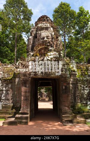 Porta d'ingresso a Ta Som costruita alla fine del XII secolo per re Jayavarman VII, complesso Angkor Wat, Siem Reap, Cambogia, Sud-est asiatico, Asia Foto Stock