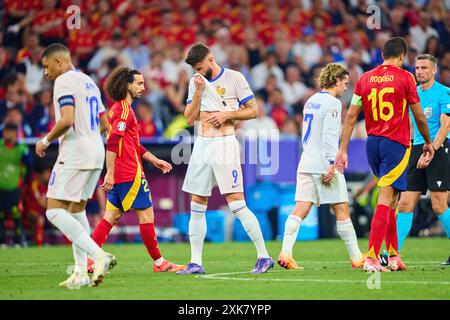 Monaco, Germania. 9 luglio 2024. Olivier GIROUD, fra 9 Kylian MBAPPE, fra 10 Antoine Griezmann, fra 7 nella semifinale SPAGNA - FRANCIA 2-1 dei Campionati europei UEFA 2024 il 9 luglio 2024 a Monaco, Germania. Fotografo: ddp Images/STAR-Images credito: ddp media GmbH/Alamy Live News Foto Stock