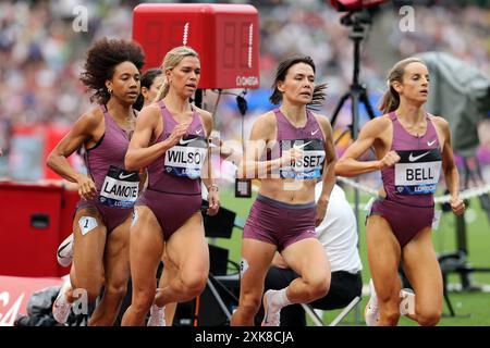 Rénelle LAMOTE (Francia), Catriona BISSET (Australia), Allie WILSON (Stati Uniti d'America), Georgia BELL (Gran Bretagna) gareggiando nella finale femminile dei 800 m al 2024, IAAF Diamond League, London Stadium, Queen Elizabeth Olympic Park, Stratford, Londra, Regno Unito. Foto Stock