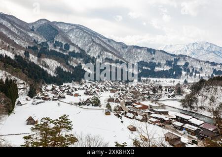 High angle daytime view of the landscape from Ogimachi Castle Observation Deck at Japan Foto Stock