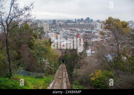 La storica funicolare cerro de san cristobal che sale in salita, Santiago del cile. Foto Stock