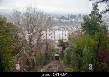 La storica funicolare cerro de san cristobal che sale in salita, Santiago del cile. Foto Stock