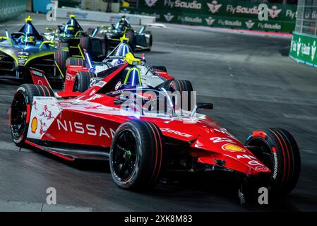 Londra, Regno Unito. 20 luglio 2024. Il pilota di Nissan Sacha Fenestraz corre durante l'e-Prix Race 1 di Hankook London Formula e-Prix presso l'Excel Centre. Credito: SOPA Images Limited/Alamy Live News Foto Stock