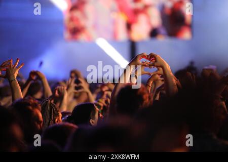 Bruxelles, Belgio. 21 luglio 2024. La gente partecipa alle celebrazioni della giornata nazionale belga a Bruxelles, Belgio, 21 luglio 2024. Crediti: Liu Zihe/Xinhua/Alamy Live News Foto Stock