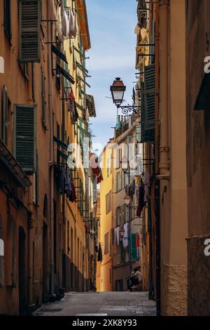 Pittoresche strade della vecchia Nizza, nel sud della Francia Foto Stock