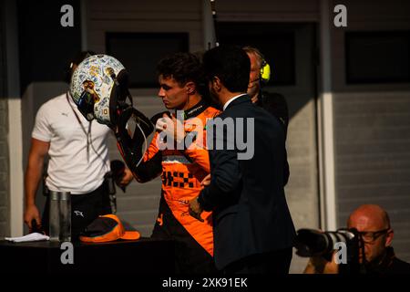 Budapest, Ungheria - 21 luglio 2024: N. 4 Lando Norris (GBR, McLaren), parc ferme dopo il Gran Premio di F1 d'Ungheria Foto Stock