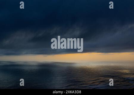 Sfondo del tramonto sulla spiaggia di Yogyakarta Foto Stock