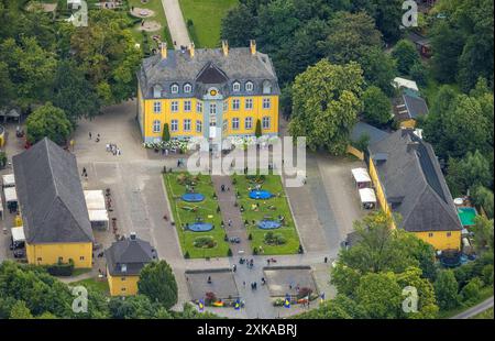 Luftbild, Schloss Beck und Spielanlagen, Kirchhellen-Nord-Ost, Bottrop, Ruhrgebiet, Nordrhein-Westfalen, Deutschland ACHTUNGxMINDESTHONORARx60xEURO *** Vista aerea, Castello di Beck e parchi giochi, Kirchhellen Nord Est, Bottrop, regione della Ruhr, Renania settentrionale-Vestfalia, Germania ATTENTIONxMINDESTHONORARx60xEURO Foto Stock
