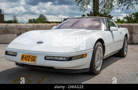 Lelystad, Paesi Bassi, 16.06.2024, classica auto sportiva americana Chevrolet Corvette C4 dal 1991 al National Old timer Day Foto Stock