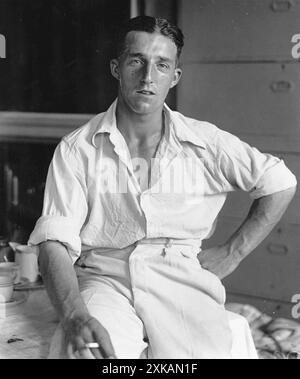 BILL EDRICH (1916-1986) cricket Engoish nel 1937 Foto Stock