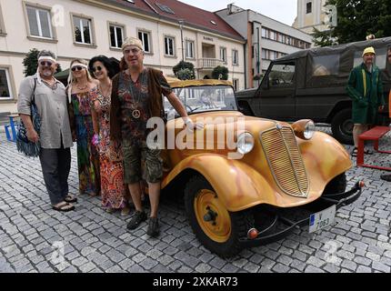 Bystrice Pod Hostynem, Repubblica Ceca. 20 luglio 2024. Mostra di veicoli storici in Piazza Masaryk a Bystrice pod Hostynem, regione di Kromeriz, Repubblica Ceca, 20 luglio 2024. Nella foto Tatra 57. Crediti: Dalibor Gluck/CTK Photo/Alamy Live News Foto Stock