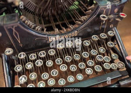 STATI UNITI. 4 giugno 2024. Primo piano di un'antica macchina da scrivere manuale Underwood, Walnut Creek, California, 4 giugno 2024. (Foto di Smith Collection/Gado/Sipa USA) credito: SIPA USA/Alamy Live News Foto Stock