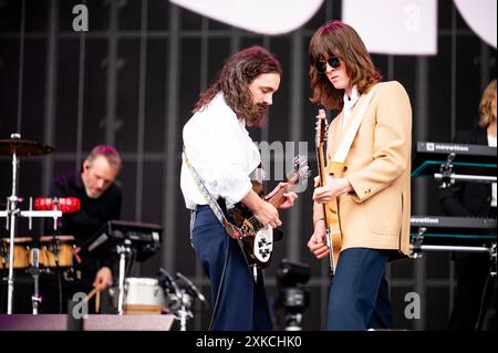 Glasgow, Regno Unito. 14 luglio 2024. Tom Ogden, Josh Dewhurst, Charlie Salt, Joe Donovan e Myles Kellock della band "Blossoms" si esibiscono sul palco principale st Foto Stock