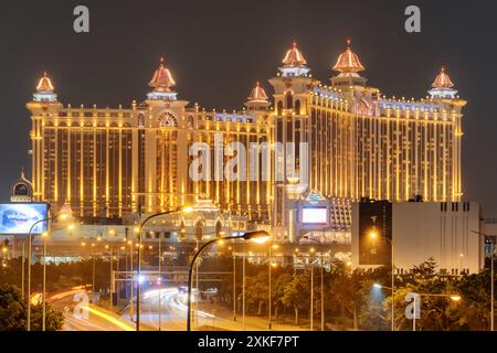 Incredibile vista notturna del Galaxy Macau a Cotai. Resort con casinò Foto Stock