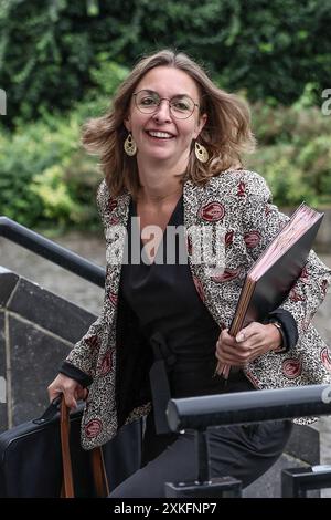 Jambes, Belgio. 23 luglio 2024. Ministro vallone del turismo, del patrimonio, delle infrastrutture per la prima infanzia Valerie Lescrenier nella foto all'arrivo per la prima riunione del governo vallone, a Jambes, martedì 23 luglio 2024. BELGA PHOTO BRUNO FAHY credito: Belga News Agency/Alamy Live News Foto Stock