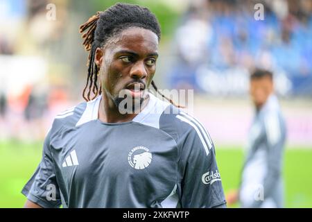 Lyngby, Danimarca. 22 luglio 2024. Il Munashe Garananga dell'FC Copenhagen si sta scaldando prima del danese 3F Superliga match tra Lyngby BK e FC Copenhagen al Lyngby Stadion di Lyngby. Credito: Gonzales Photo/Alamy Live News Foto Stock