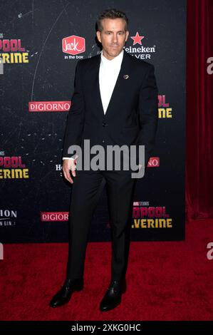 Ryan Reynolds bei der Weltpremiere des Kinofilms Deadpool & Wolverine im David H. Koch Theater. New York, 22.07.2024 *** Ryan Reynolds alla prima mondiale del film Deadpool Wolverine al David H Koch Theater di New York, 22 07 2024 foto:XB.xHinex/xFuturexImagex deadpool wolverine 4611 Foto Stock
