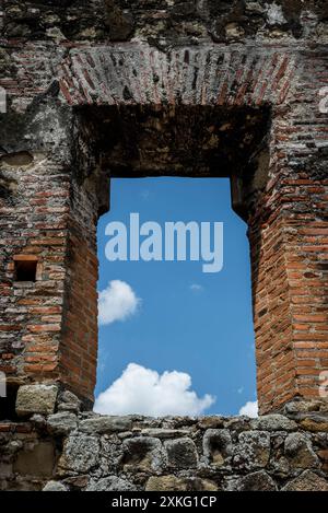 Rovine di Panama Viejo o Old Panama, la parte restante della città originale di Panama, distrutta nel 1671 dal corsaro gallese Henry Morgan, Foto Stock