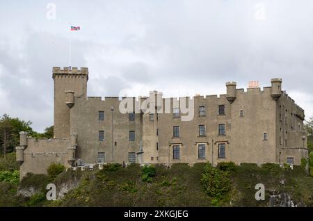 Il castello di Dunvegan, Isola di Skye in Scozia, Regno Unito, Europa Foto Stock