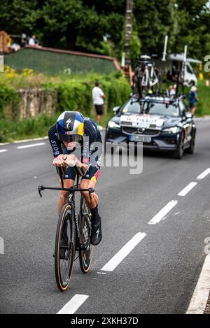 ALEKSANDR VLASOV RED BULL - BORA - HANSGROHE in bicicletta nella tappa 7 TT del Tour de France, tra Nuits-Saints-Georges e Gevrey-Chambertin Foto Stock