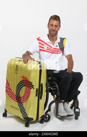 Bruxelles, Belgio. 23 luglio 2024. L'atleta paralimpico belga Roger Habsch, nella foto scattata durante un servizio fotografico per il Comitato Paralimpico belga in vista dei Giochi Paralimpici di Parigi 2024, a Bruxelles, martedì 23 luglio 2024. BELGA PHOTO VIRGINIE LEFOUR credito: Belga News Agency/Alamy Live News Foto Stock