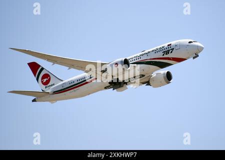 Boeing 787-800 Dreamliner Biman Bangladesh Airlines . Aereo per l'aeroporto di Fiumicino. Fiumicino (Italia), 23 luglio 2024. Fotograzione01 Foto Stock