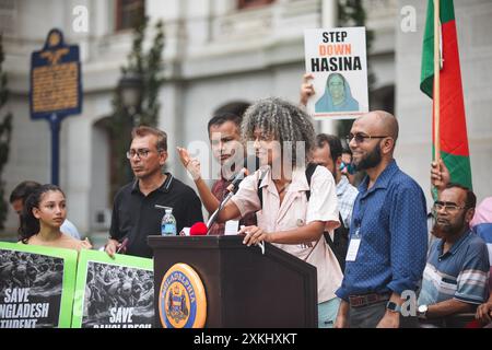 Una manifestazione contro l'uccisione di studenti del Bangladesh a Philadelphia, Pennsylvania, Stati Uniti, 22 luglio 2024 Foto Stock