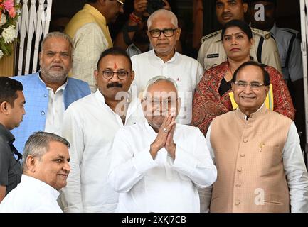 Patna, India. 23 luglio 2024. PATNA, INDIA - 23 LUGLIO: Il primo ministro del Bihar Nbianc Kumar arriva per partecipare alla sessione Monsoon all'Assemblea Bihar il 23 luglio 2024 a Patna, India. (Foto di Santosh Kumar/Hindustan Times/Sipa USA) credito: SIPA USA/Alamy Live News Foto Stock