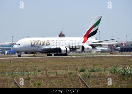 Fiumicino, Lazio. 23 luglio 2024. Airbus A380-800 Emirates . Aereo per l'aeroporto di Fiumicino. Fiumicino (Italia), 23 luglio 2024. AllShotLive/Sipa USA credito: SIPA USA/Alamy Live News Foto Stock