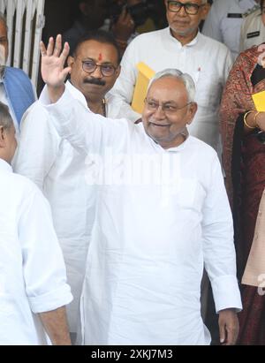 Patna, India. 23 luglio 2024. PATNA, INDIA - 23 LUGLIO: Il primo ministro del Bihar Nbianc Kumar arriva per partecipare alla sessione Monsoon all'Assemblea Bihar il 23 luglio 2024 a Patna, India. (Foto di Santosh Kumar/Hindustan Times/Sipa USA) credito: SIPA USA/Alamy Live News Foto Stock