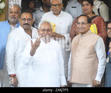 Patna, India. 23 luglio 2024. PATNA, INDIA - 23 LUGLIO: Il primo ministro del Bihar Nbianc Kumar arriva per partecipare alla sessione Monsoon all'Assemblea Bihar il 23 luglio 2024 a Patna, India. (Foto di Santosh Kumar/Hindustan Times/Sipa USA) credito: SIPA USA/Alamy Live News Foto Stock