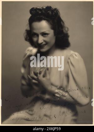 1939 , ITALIA : l'attrice italiana di teatro e cinema Eva MAGNI ( 1906 - 2005 ), ha firmato STILL. Sposò nel 1961 il più celebre attore Renzo Ricci ( 1899 - 1978 ). Foto di Alberto Montacchini ( 1894 - 1956 ) , Parma . - CINEMA - FILM - TEATRO - THATRE - ATTRICE TEATRALE - DIVA - DIVINA - ITALIA - STORIA - FOTO STORICHE - FIRMA - AUTOGRAFO - AUTOGRAFO - SORRISO -- ARCHIVIO GBB Foto Stock