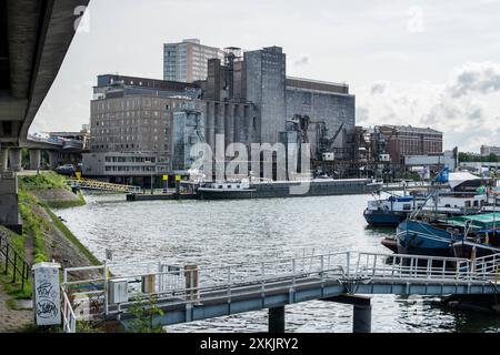 Stazione di trasferimento Grane silo abbandonata e ristrutturata stazione di trasferimento Grane Silo sui moli del porto di Rotterdam. Tilburg, Paesi Bassi. Rotterdam Maashaven Zuid-Holland Nederland Copyright: XGuidoxKoppesxPhotox Foto Stock