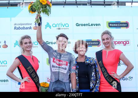 Surhuisterveen, Paesi Bassi. 23 luglio 2024. SURHUISTERVEEN, PAESI BASSI - 23 LUGLIO: Jasper Philipsen di Alpecin-Deceuninck durante la partita Profronde Surhuisterveen 2024 tra e a il 23 luglio 2024 a Surhuisterveen, Paesi Bassi. (Foto di Pieter van der Woude/Orange Pictures) credito: Orange Pics BV/Alamy Live News Foto Stock