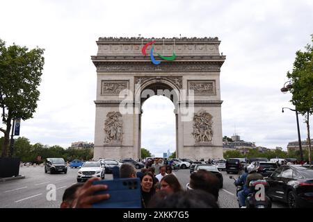 Arc de Triomphe, 23 LUGLIO 2024: Durante i Giochi Olimpici di Parigi 2024 a Parigi, Francia. Crediti: Naoki Morita/AFLO SPORT/Alamy Live News Foto Stock