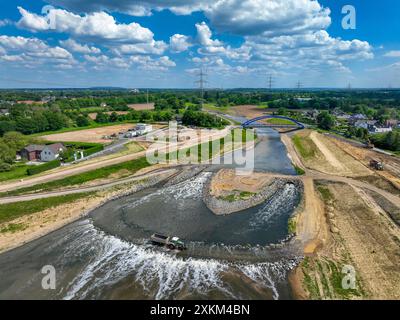15.05.2024, Germania, Renania settentrionale-Vestfalia, Dinslaken - rinaturalizzazione dell'Emscher. Ingresso al nuovo estuario di Emscher nel Reno. Visualizza in alto Foto Stock