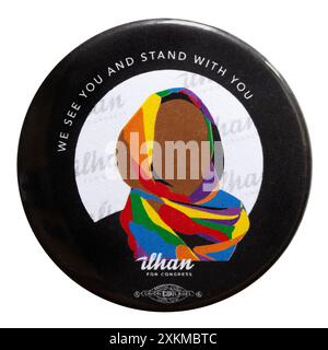 Pulsante pin-back per l'elezione del rappresentante americano in carica Ilhan Omar del 5° distretto congressuale a Minneapolis, Minnesota. Omar è la F. Foto Stock