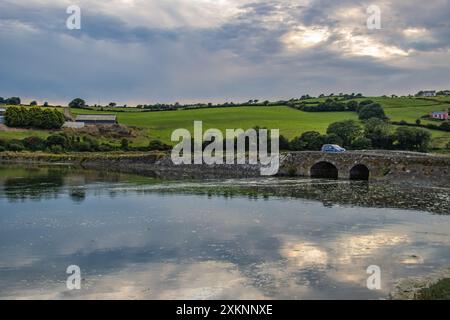 Alta marea a Granfeen Causeway, Kilbrittain, Co Cork, luglio 2024 Foto Stock