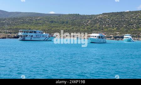 La Laguna Blu di Cipro è un luogo famoso e pittoresco, situato nella penisola di Akamas sulla costa occidentale dell'isola Foto Stock