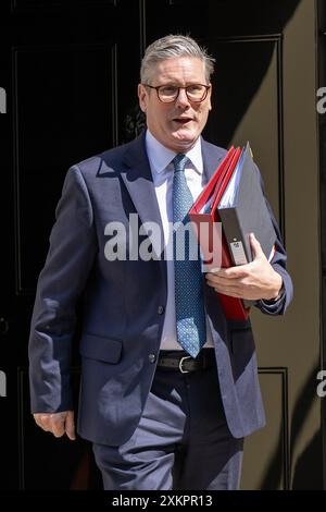 Londra, Regno Unito. 24 luglio 2024. Il primo ministro Keir Starmer lascia il 10 di Downing Street per andare al primo ministro Question in Parlamento (foto di Phil Lewis/SOPA Images/Sipa USA) credito: SIPA USA/Alamy Live News Foto Stock