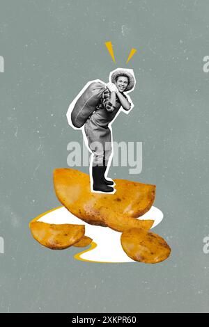 Collage fotografico verticale di Happy Guy un operatore agricolo trasporta un sacco di raccolto pesante raccolto di patate raccolto vegetale isolato su sfondo dipinto Foto Stock
