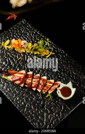 Sashimi di fegato d'oca，Foie Gras nel vino rosso Foto Stock