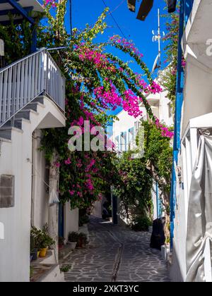 Vicolo a Parikia, Paros, Grecia. Foto Stock