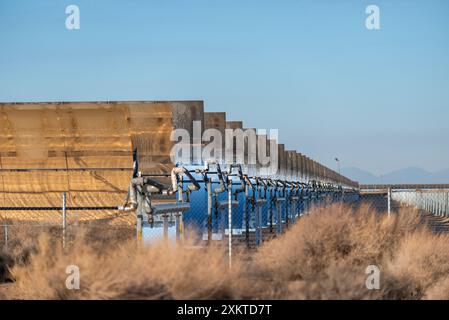 Immagini del Ridgecrest Solar Power Project (California, USA) Solar Millennium LLC ha costruito un gene di energia termica solare in scala utility Foto Stock