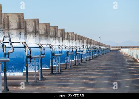 Immagini del Ridgecrest Solar Power Project (California, USA) Solar Millennium LLC ha costruito un gene di energia termica solare in scala utility Foto Stock