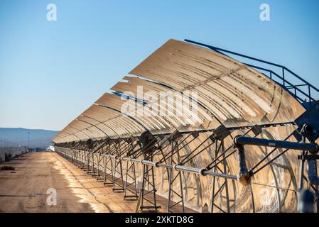 Immagini del Ridgecrest Solar Power Project (California, USA) Solar Millennium LLC ha costruito un gene di energia termica solare in scala utility Foto Stock